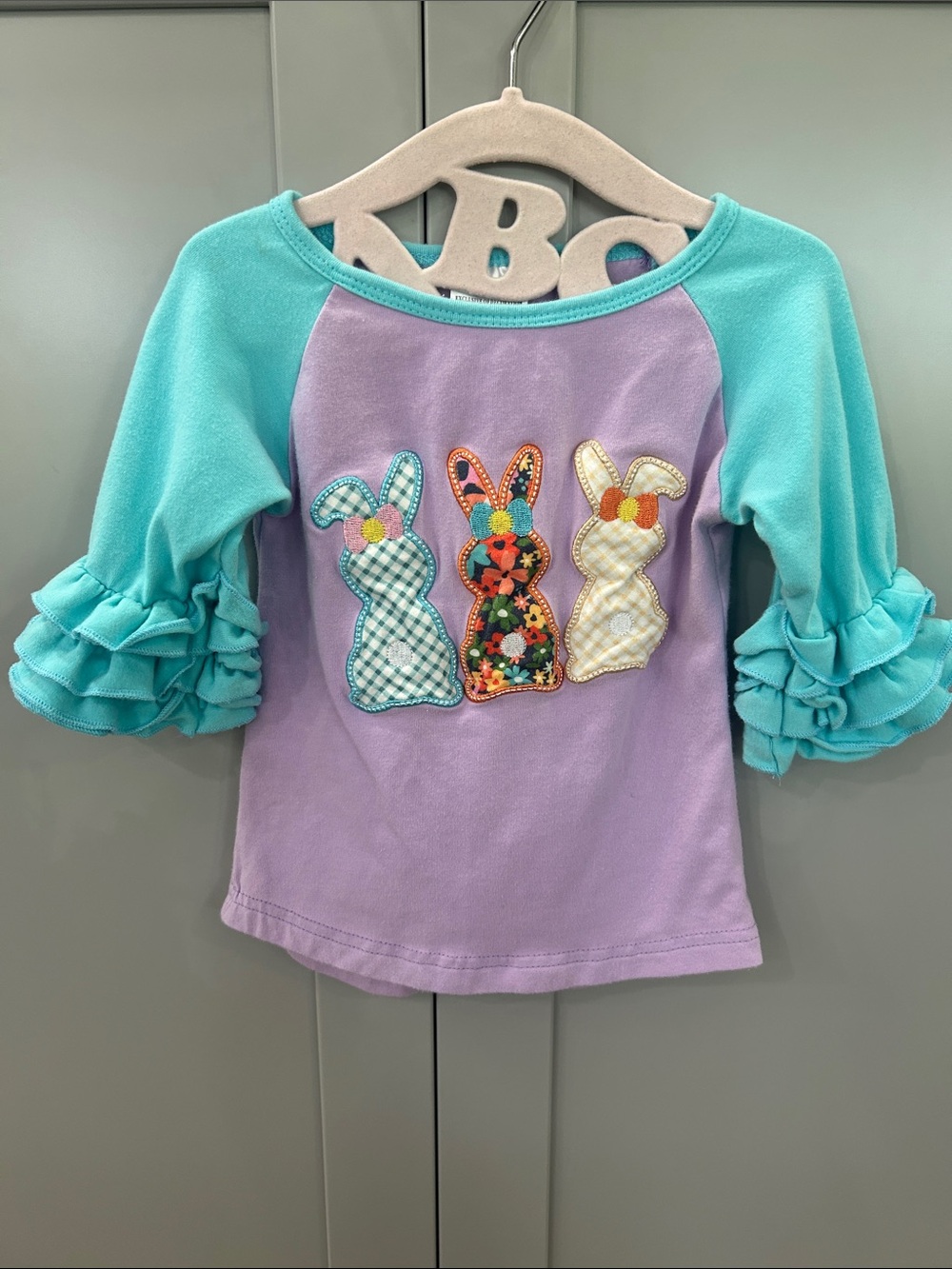 2XS Girls Ruffle Sleeve Bunny Appliqué Easter Top